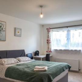Spacious 2-Bedroom Ground Floor Flat with 2 Double Beds, Sleeps 4 in Central Aberdeen, hotel din Aberdeen