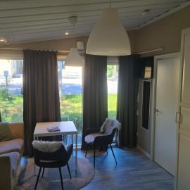 Modern cottage, quiet area with good bus connection, hotel en Luleå
