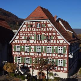 Altes Pfarrhaus Hotel und Restaurant, מלון בבאד אוברקינגן
