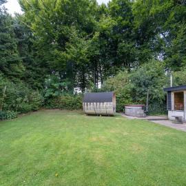 Dog-Friendly Stay w Spa