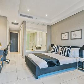 Sandton Skye Apartment l Backup Water & Power l Restaurant l Gym l Walk to Sandton City & Mandela Square