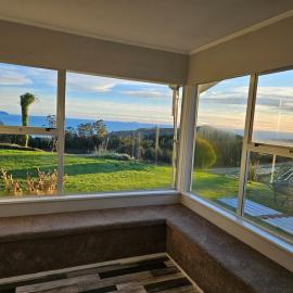 Sea & Mountain Views Retreat on Rosemary Farm, hotel in Waihi