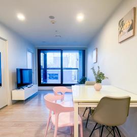SUPER Location - Modern 2Br Apt-Pool & Gym V183