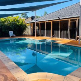29 Satinwood Drive - Rainbow Shores. Pets. Pool. Wifi, hotell i Rainbow Beach
