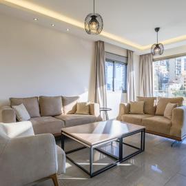 Elevate - Sleek 2-BR Apt by Santa Maria, Jal el Dib, hotel din Jall adh Dhiʼb