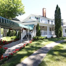 Colonial Inn Harbor Springs, hotel v destinácii Harbor Springs