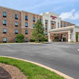 Hampton Inn Dekalb - Near the University, hotel din DeKalb