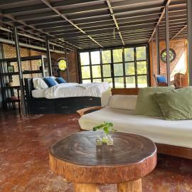 Eco Stay Studio, hotel di Purba