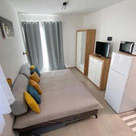 Lovely Apartment In Karlobag With Wifi