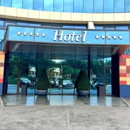 Hotel Misto SPA & FITNESS，卡爾可夫的飯店