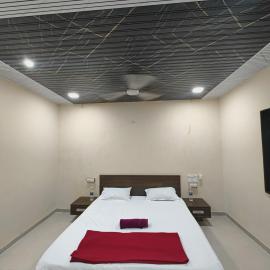 Hotel Poonam Lodge, hotel a Ahmadnagar