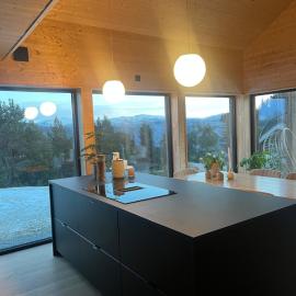 New cabin in beautiful surroundings, hotel en Oppdal
