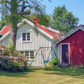 Stunning Home In Rörvik With Kitchen, hotel a Rörvik