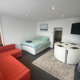 Pembs Studio Apartment, hotel in Milford Haven