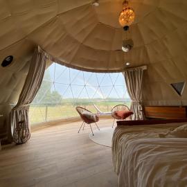 Maya Lena dome, Hotel in Bellegem