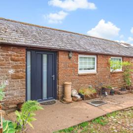 The Old Dairy Cottage Ainstable، فندق في Ainstable
