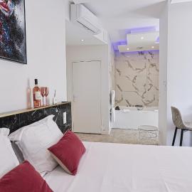 LES BULLES DE MONA - Lila - Spa - Clim – hotel w mieście Lyon