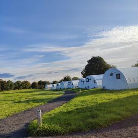 Canal Stay, hotel v mestu Cloondara