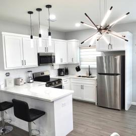 Pet-Friendly, Modern, Gated, Smart TVs, Fast WiFi, Pharr Apartment โรงแรมในฟาร์