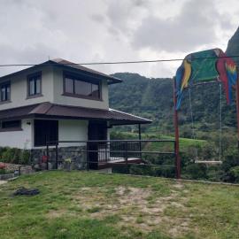Cabaña Marys - privacidad y tranquilidad en las montañas de panamá, hotel a San Carlos