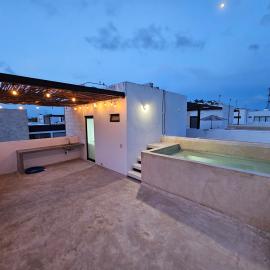 Private roof top pool. Great house for families.
