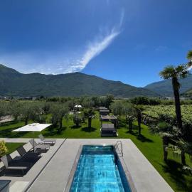 ALEA - Garda Lake Suite, хотел в Арко
