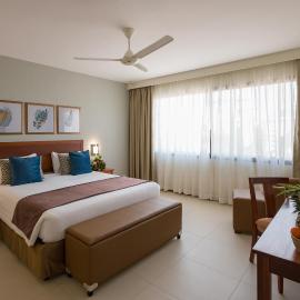 Sea Cliff Court Hotel & Luxury Apartments