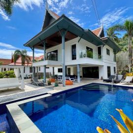 Kata Vista Luxury Modern 4BR Private Pool Villa, hotel in Kata Beach
