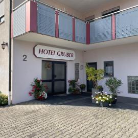 Hotel Gruber, hotelli kohteessa Schorndorf