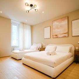 Balcony Triple Suite - 3 min walk to Bernina Express