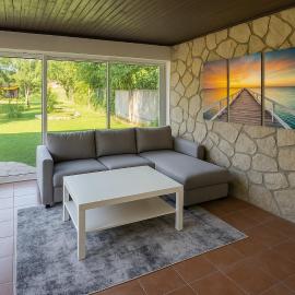 House with garden near Vienna & airport, hotel v destinácii Bruck an der Leitha