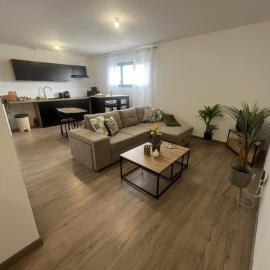 Cozy T2 chaleureux neuf appartement 15 Min proche de la mer, хотел в Pia