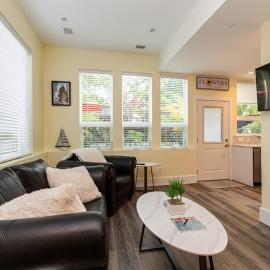Sidney Solace 1BR Suite Minutes from Waterfront، فندق في سيدني
