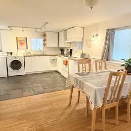 Kits Beach Suites - 2BR