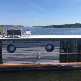 Hausboot Hafenprinz Lübeck, hotel in Schlutup