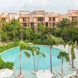Aflora Townhouse Style - 3BR Garden Condo with Private Pool & Huge Common Pool