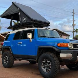 Kauai Adventure fully equipped FJ Cruiser Rooftop Camper, hotel in Anahola