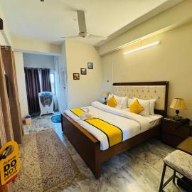 Hills View Hotel, hotel em Abbottābād