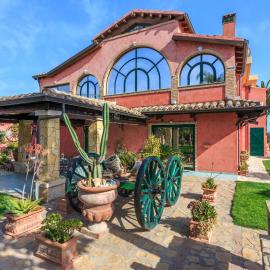 Casa Vacanze Villa Flumini，位于弗里米尼迪夸尔图的酒店