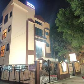 Hotel AMAN PALACE, ξενοδοχείο σε Prayagraj