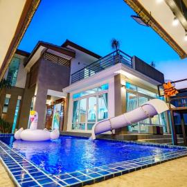 Cozy beachside pool villa