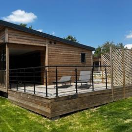 Cottage - 40 m all comfort with garden, hotel in Guérande