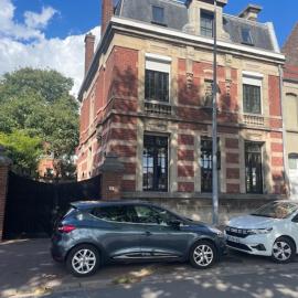 Chambres dans maison de centre ville, hotell i Douai