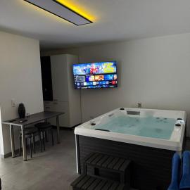 Ferienwohnung mit Whirpool, Fasssauna und Massagesessel - Medebach, hotel din Medebach