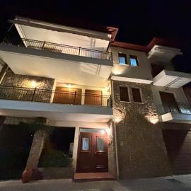 STRAVOS-PLATANOS apartement, hotel in Naousa