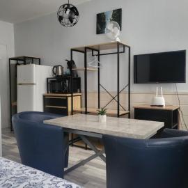 Studio non fumeur en rez-de-chaussée، فندق في روشفور