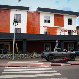 Queens Hotel: Paramaribo şehrinde bir otel