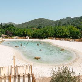 Slow Village Anduze - Cévennes: Corbés şehrinde bir otel