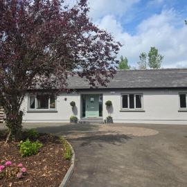 The Lazy Acre - Secluded Cottage with Garden & Sunset Views, hotel en Enniscorthy