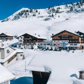 Hotel Enzian, hotel sa Zürs am Arlberg